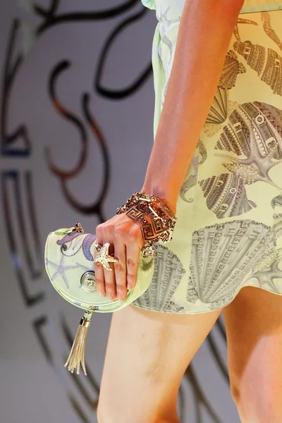 Look 37